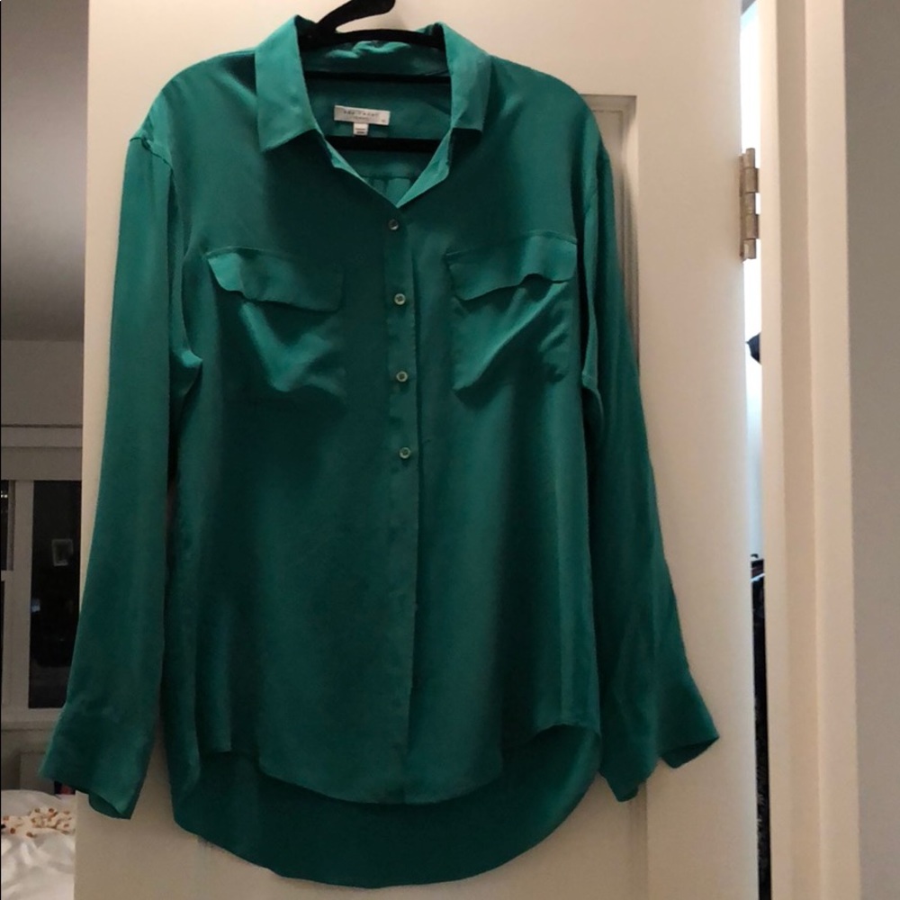 Equipment button down shirt, 2 front pockets sz XS